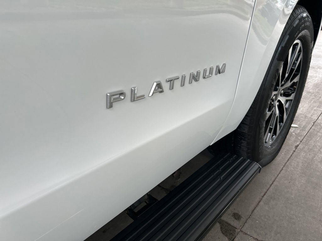 Used 2025 Ford Expedition Platinum image 26