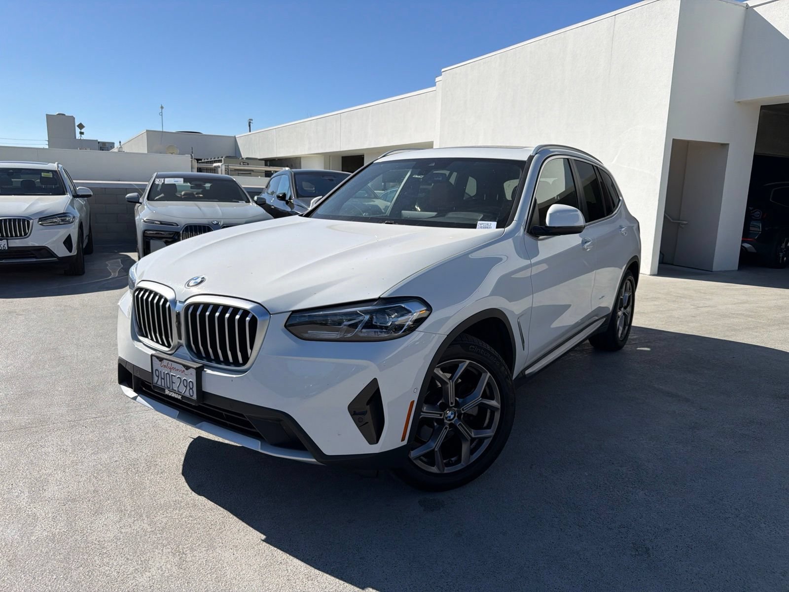 Used 2023 BMW X3 xDrive30i w/ Premium Package w/ZPA AWD/4WD image 3