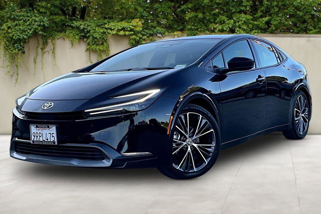 Used 2024 Toyota Prius XLE image 3