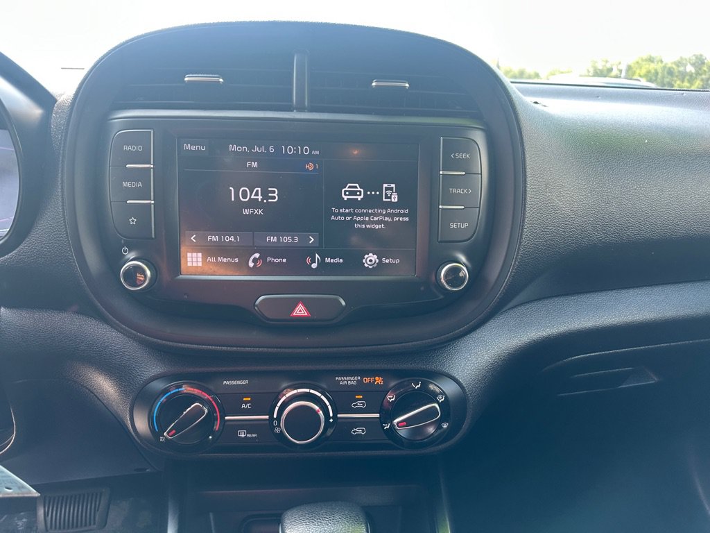 Used 2023 Kia Soul LX w/ LX Technology Package FWD image 15