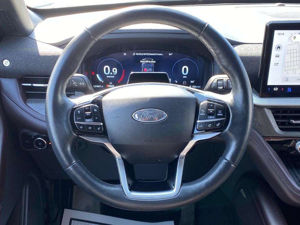Used 2025 Ford Explorer Platinum AWD/4WD image 26