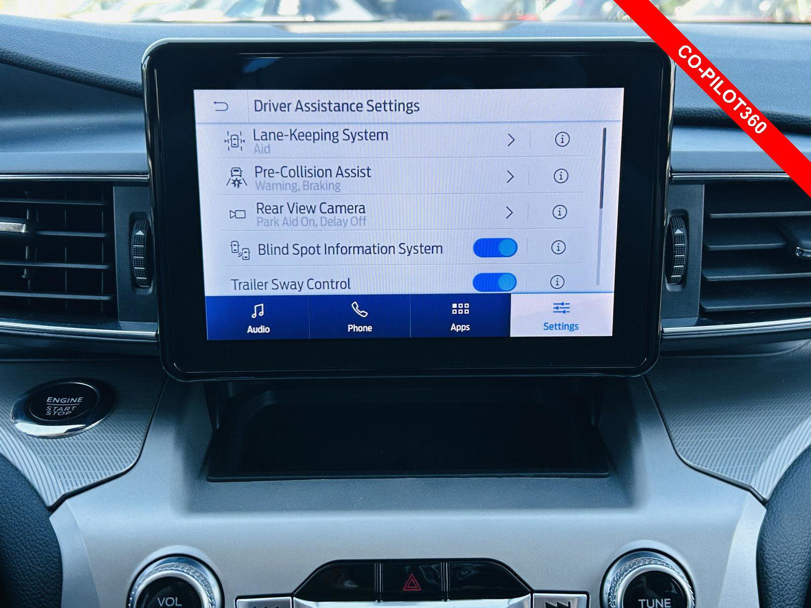 Used 2022 Ford Explorer XLT w/ Equipment Group 202A AWD/4WD image 6