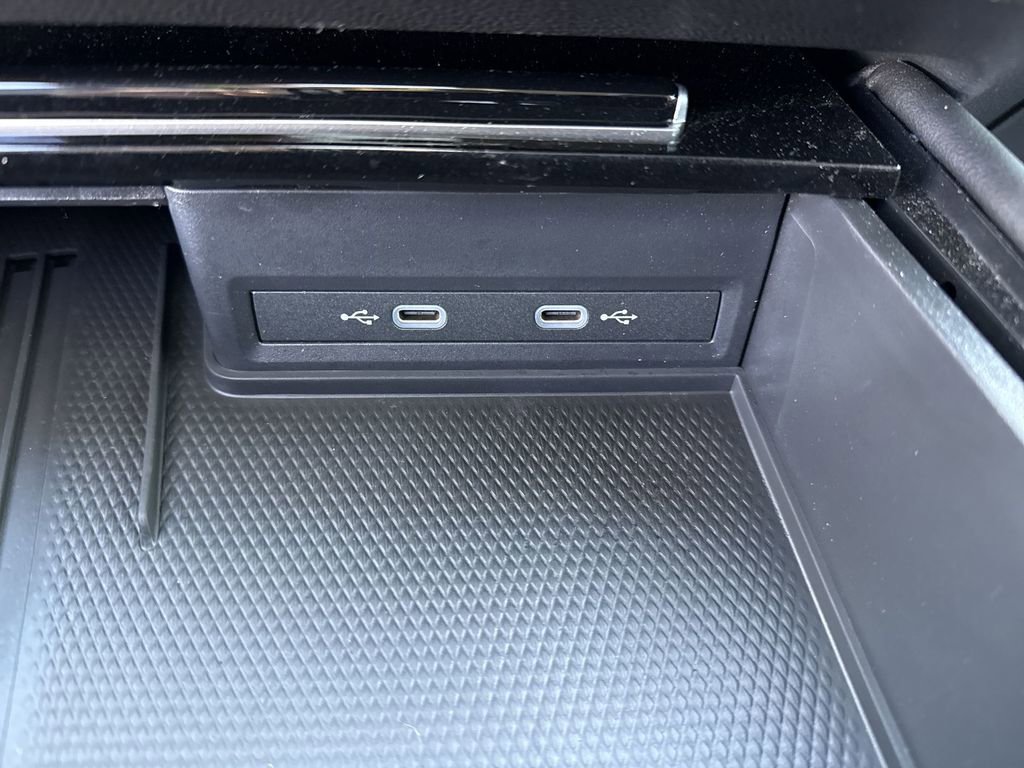 Used 2025 Volkswagen Atlas Peak Edition SE image 37