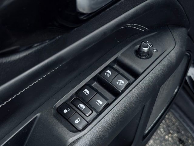 Used 2023 Jeep Compass Latitude w/ Convenience Group AWD/4WD image 13