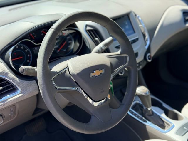 Used 2017 Chevrolet Cruze LS FWD image 4