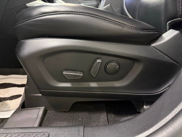 Used 2021 Ford Explorer XLT w/ Equipment Group 202A image 14