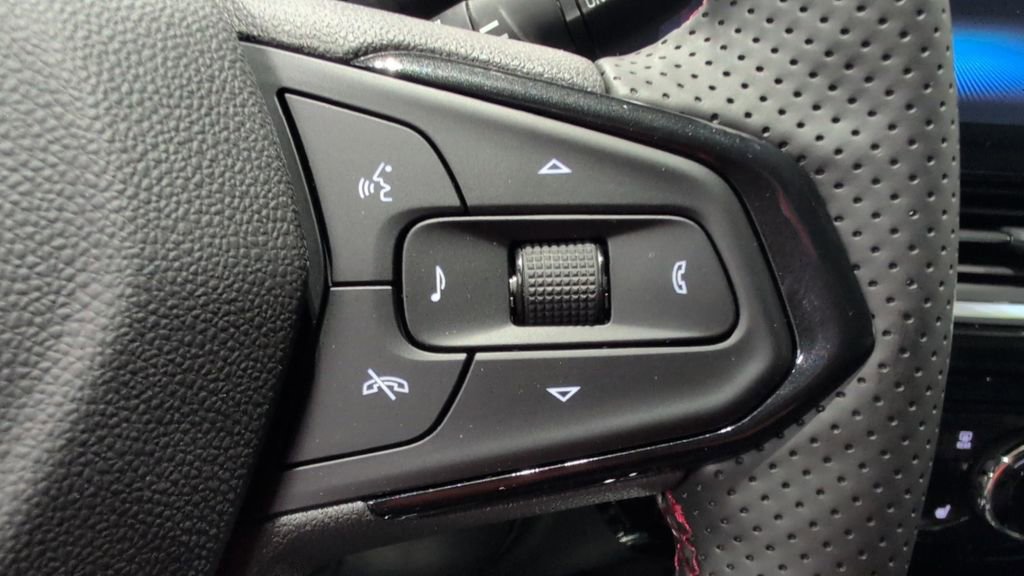 New 2026 Chevrolet Trax RS w/ Driver Confidence Package FWD image 11