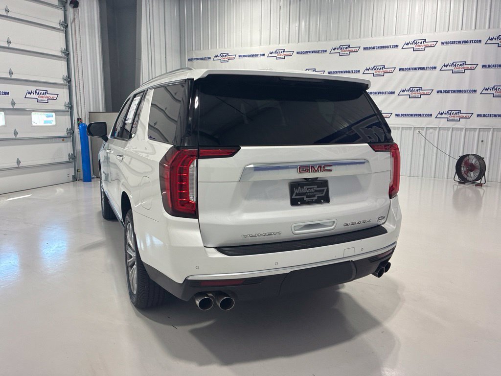 Used 2022 GMC Yukon Denali w/ Denali Premium Package AWD/4WD image 4