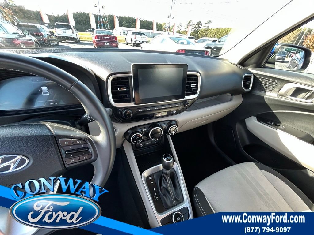 Used 2024 Hyundai Venue SEL image 30