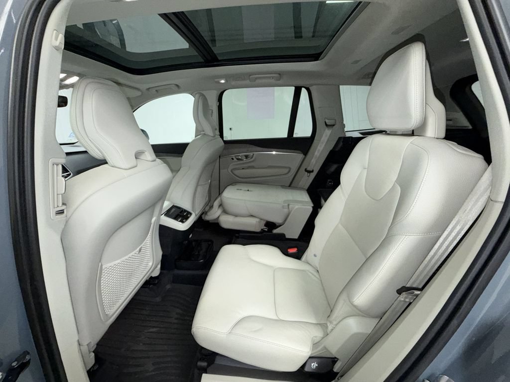 Used 2023 Volvo XC90 B6 Plus w/ Protection Package AWD/4WD image 5