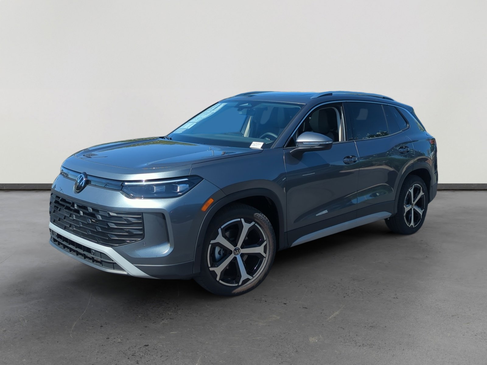 New 2025 Volkswagen Tiguan SE