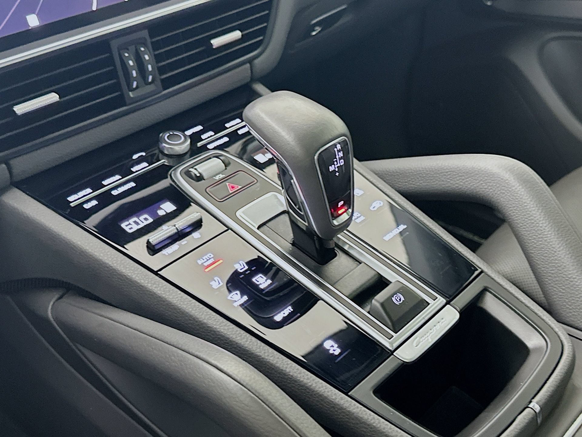 Used 2023 Porsche Cayenne Platinum Edition AWD/4WD image 18