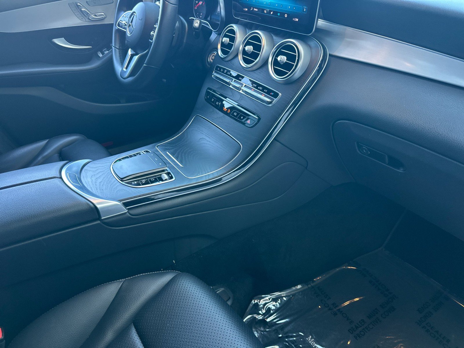 Used 2022 Mercedes-Benz GLC 300 4MATIC image 16