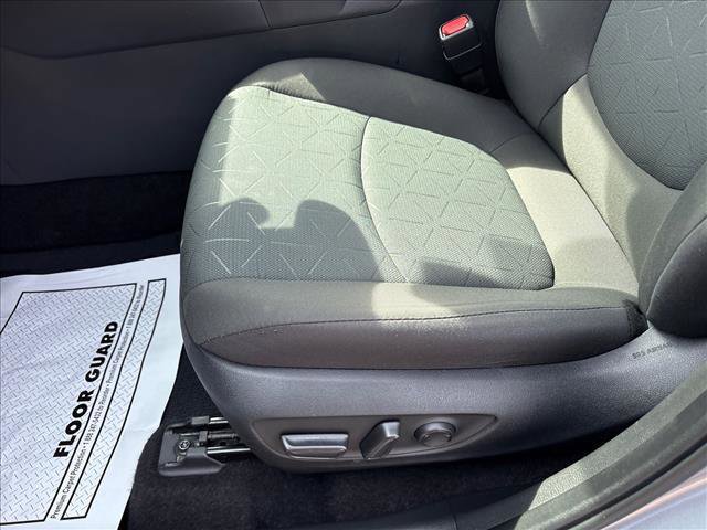 Used 2023 Toyota RAV4 XLE AWD/4WD image 20