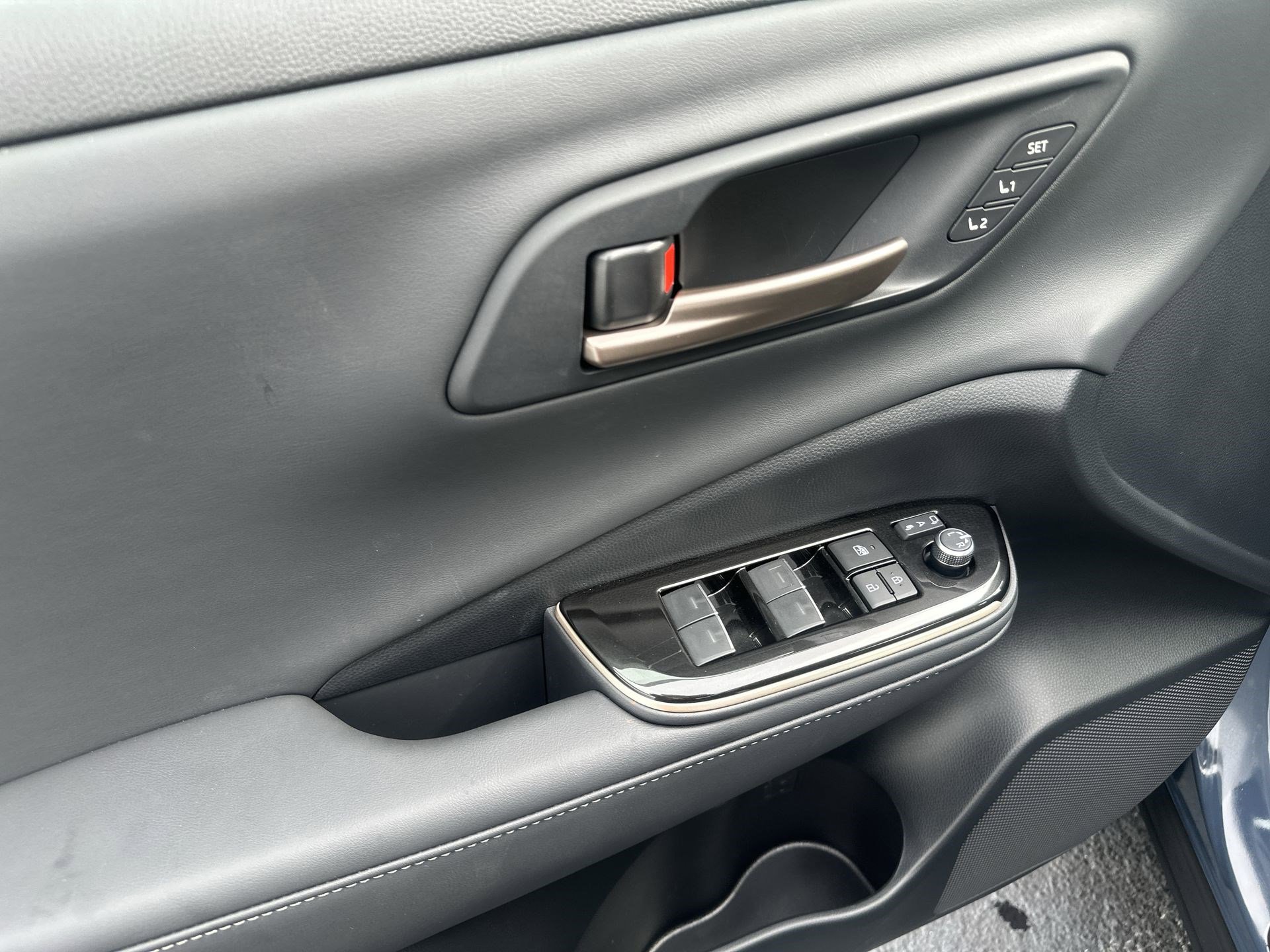 Used 2026 Toyota Crown Limited image 15