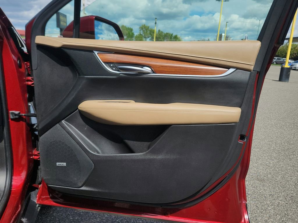 Used 2017 Cadillac XT5 Platinum image 27