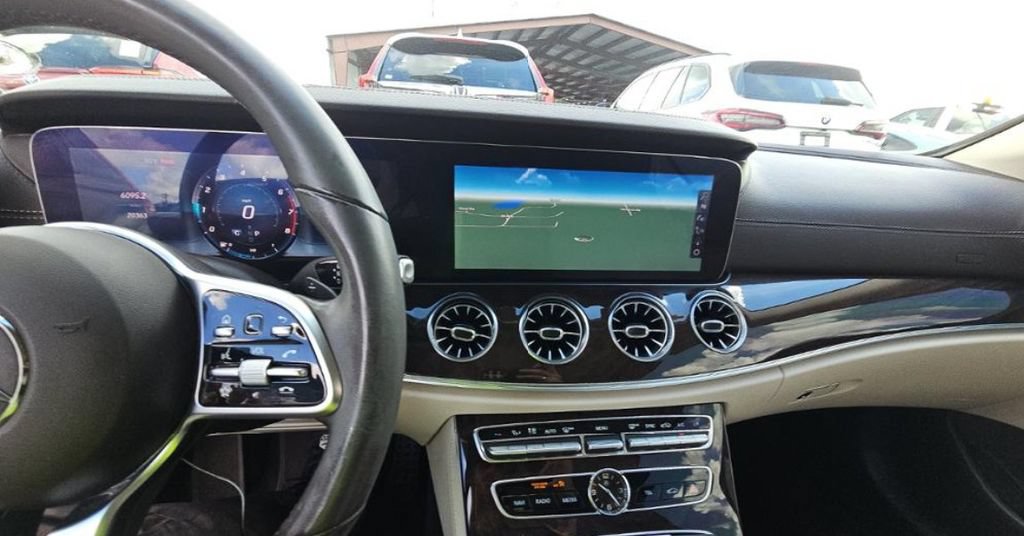 Used 2020 Mercedes-Benz E 450 4MATIC Coupe image 4