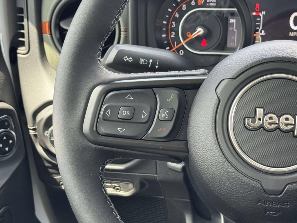 New 2026 Jeep Gladiator Mojave w/ Technology Group AWD/4WD image 23