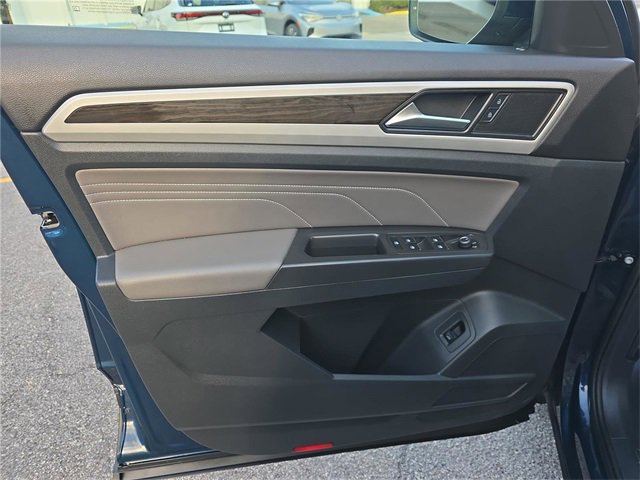 Used 2022 Volkswagen Atlas SE w/ Black Wheel Package image 14