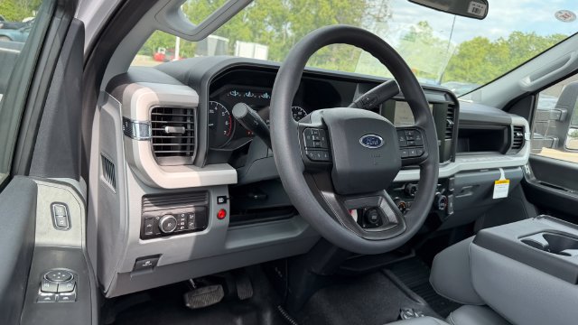 New 2026 Ford F350 XL w/ FX4 Off-Road Package AWD/4WD image 14