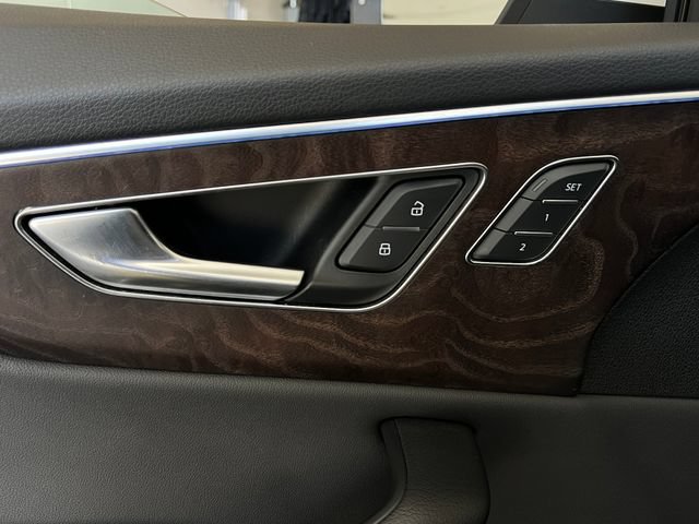 Used 2019 Audi Q8 Prestige AWD/4WD image 33