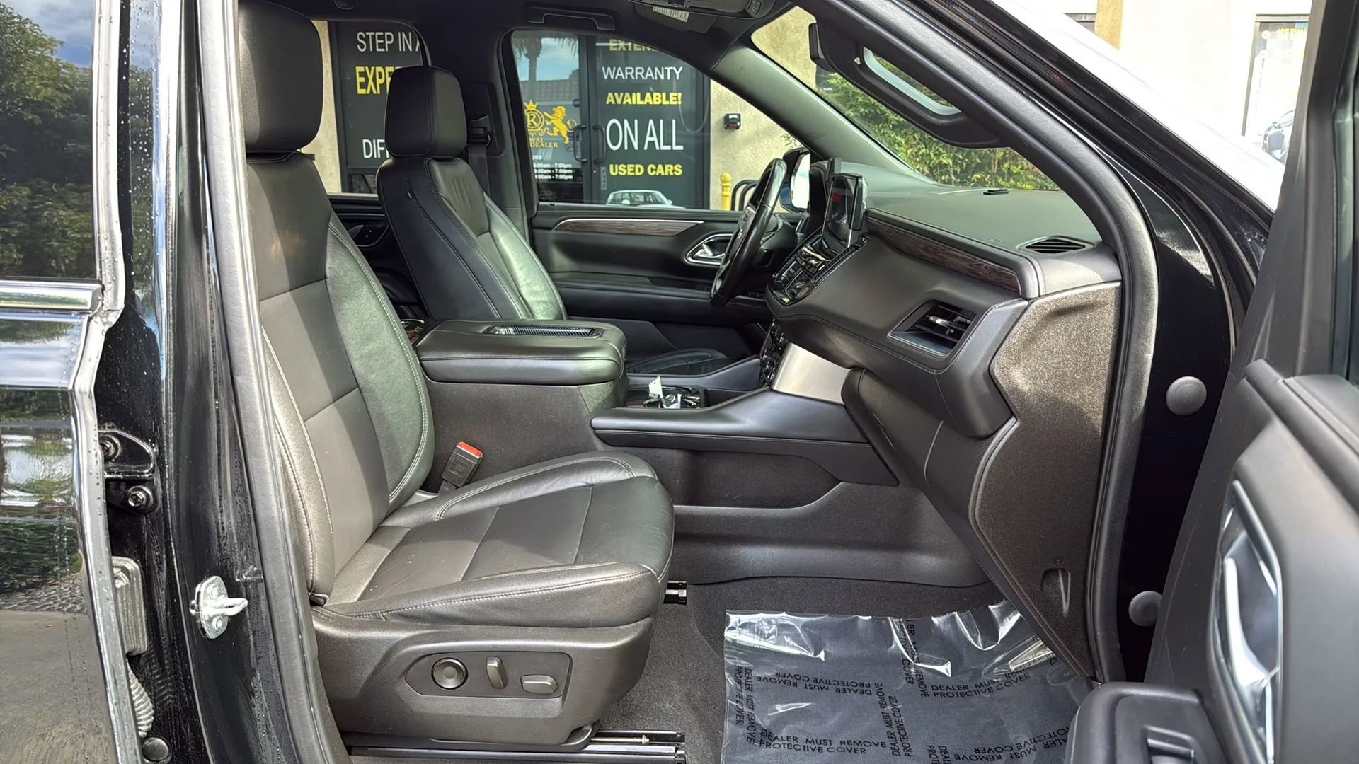 Used 2021 Chevrolet Suburban LT RWD image 18