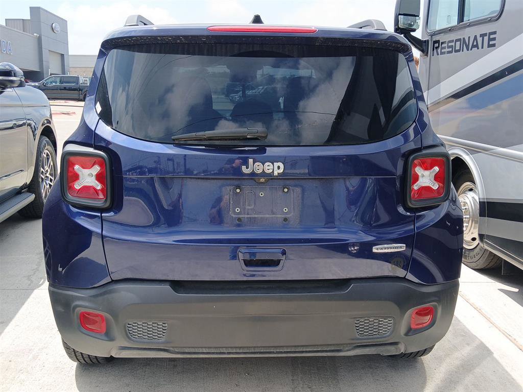 Used 2020 Jeep Renegade Latitude w/ Popular Equipment Group FWD image 6