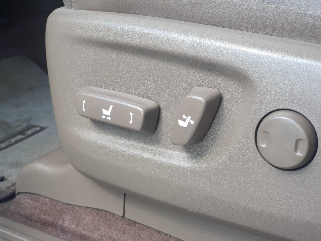 Used 2011 Lexus GX 460 image 17