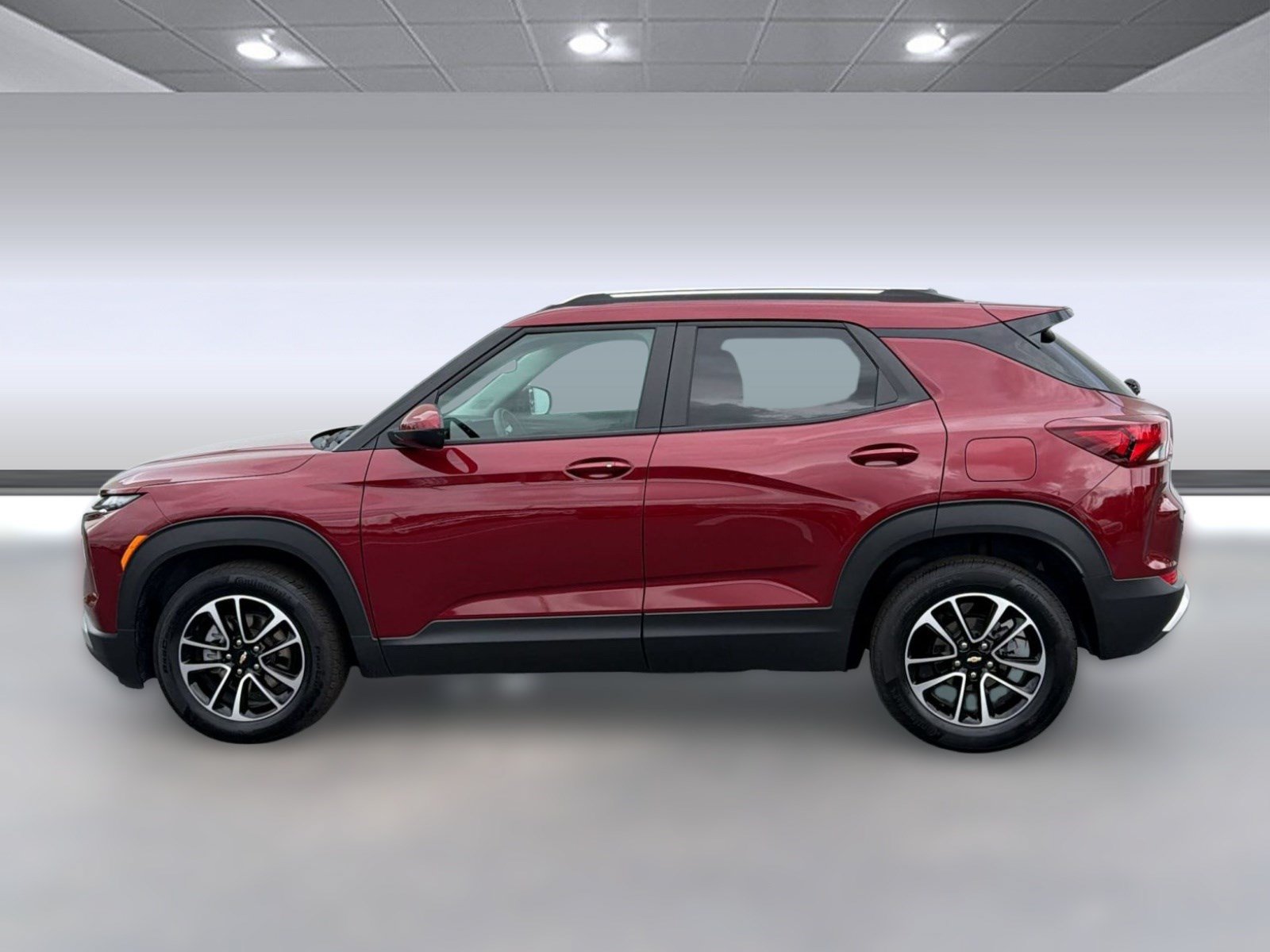 Used 2025 Chevrolet TrailBlazer LT FWD image 2