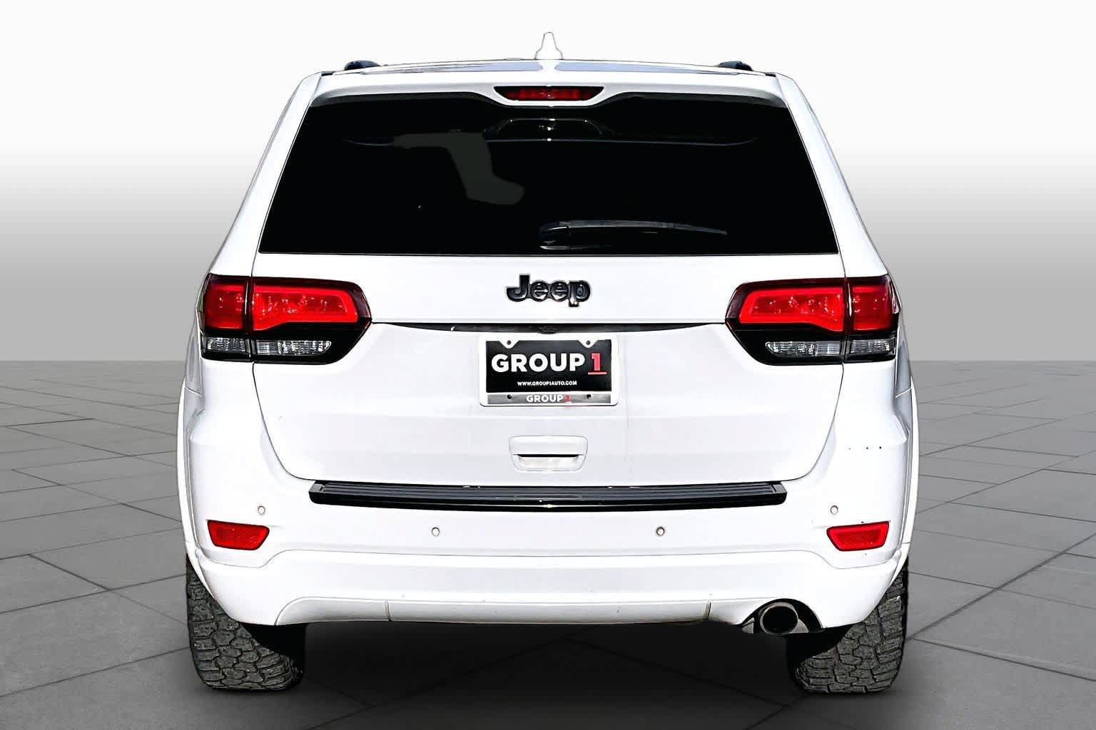 Used 2018 Jeep Grand Cherokee Altitude RWD image 5
