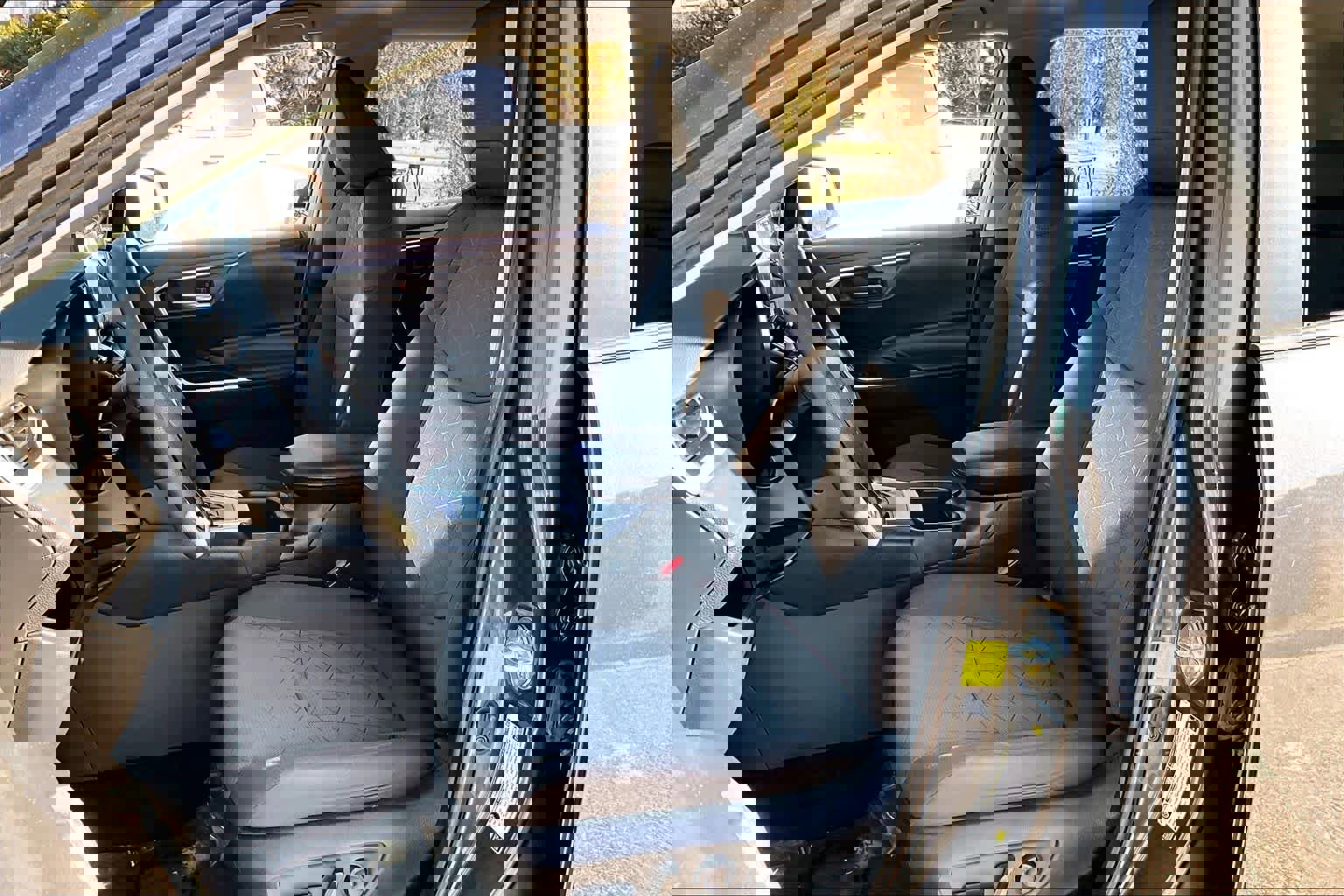 Used 2023 Toyota RAV4 XLE image 8