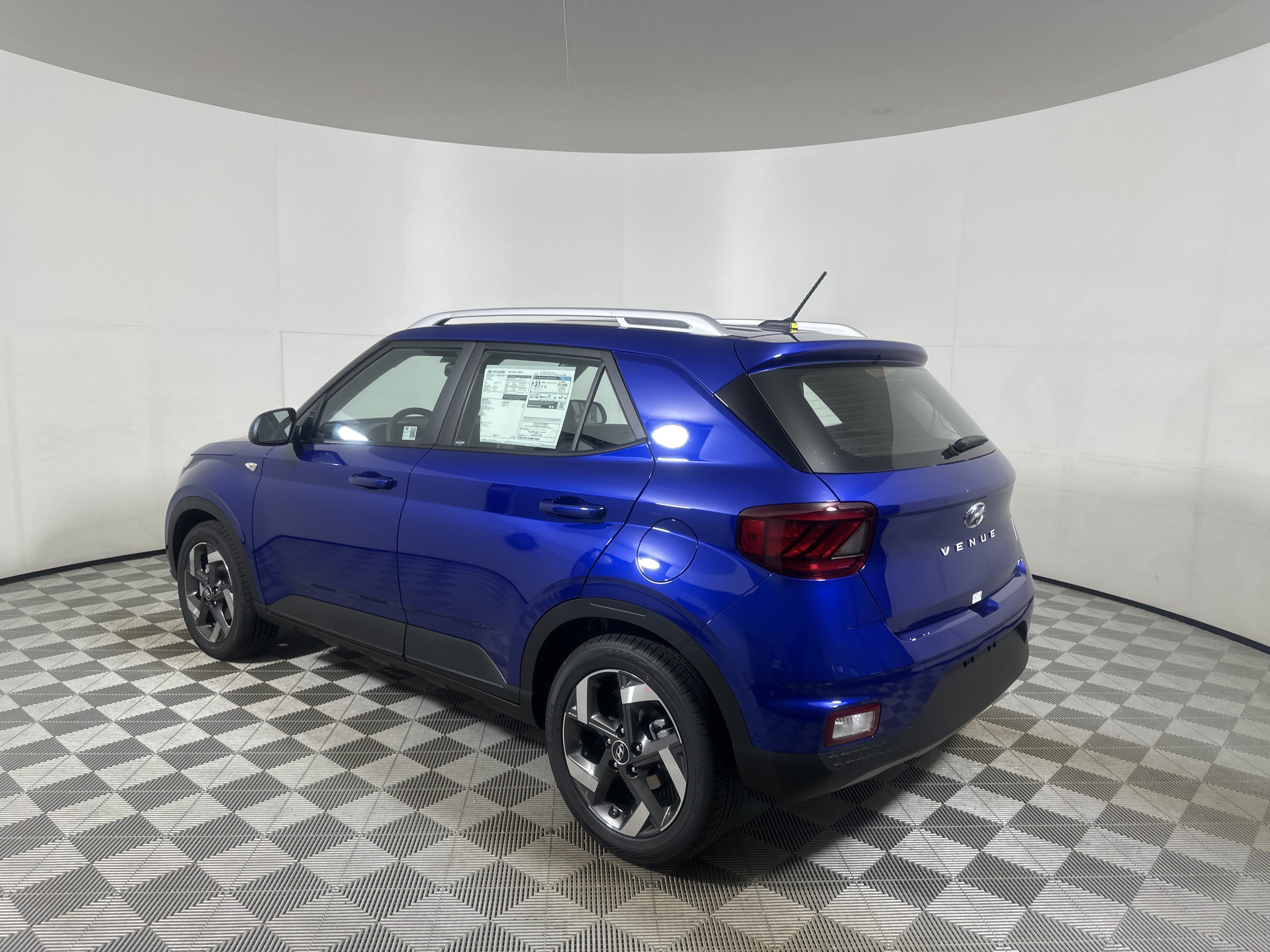 New 2025 Hyundai Venue Limited FWD image 5