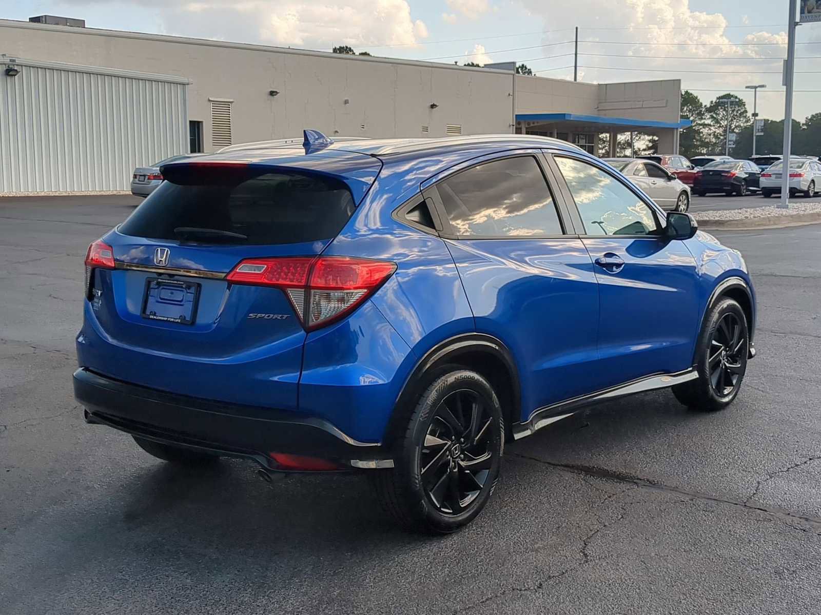 Used 2022 Honda HR-V Sport image 8