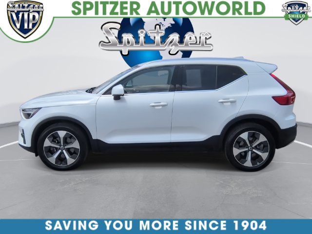 Used 2024 Volvo XC40 B5 Core AWD/4WD image 6