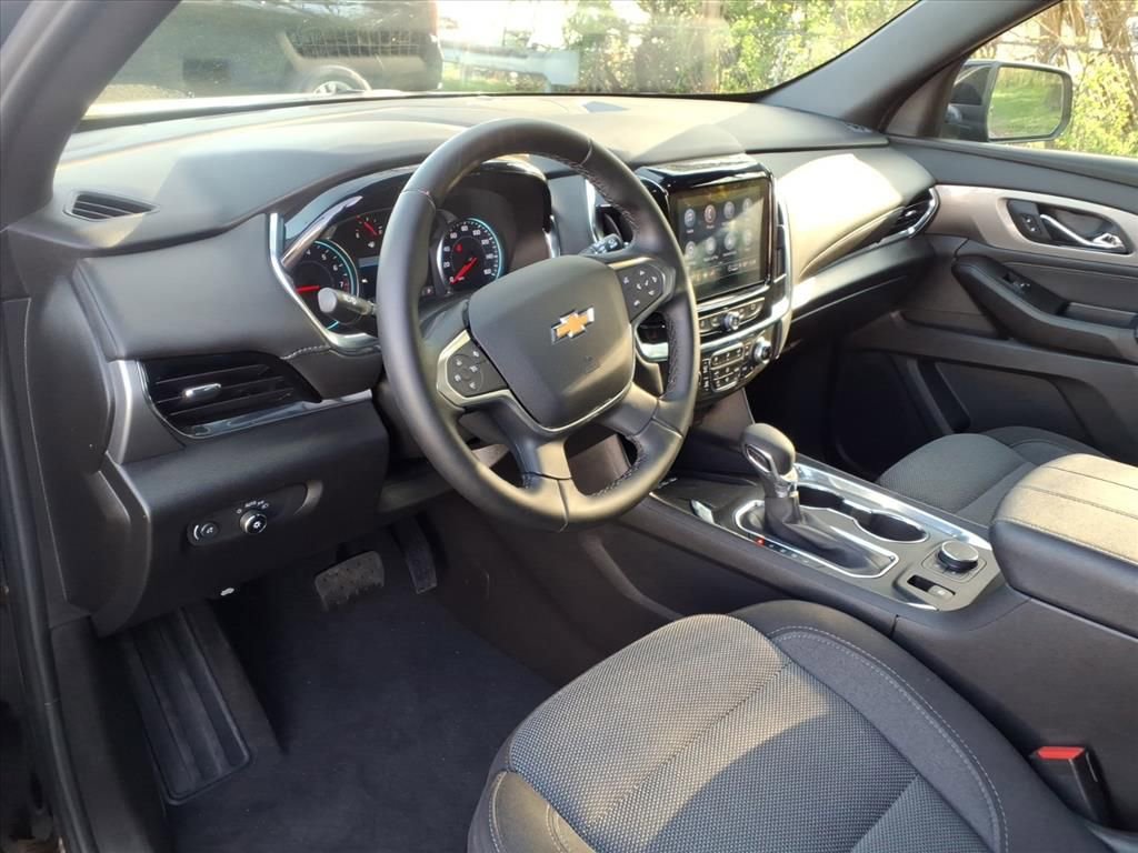 Used 2023 Chevrolet Traverse LT image 12