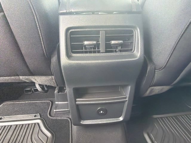 Certified 2024 Ford Edge SE w/ Black Appearance Package AWD/4WD image 18