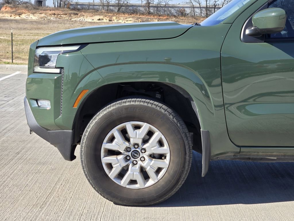 Used 2023 Nissan Frontier SV w/ SV Premium Package image 6