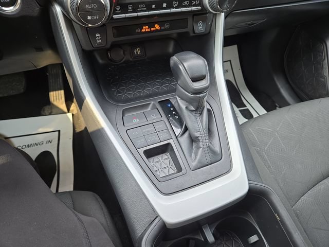 Used 2024 Toyota RAV4 XLE AWD/4WD image 25