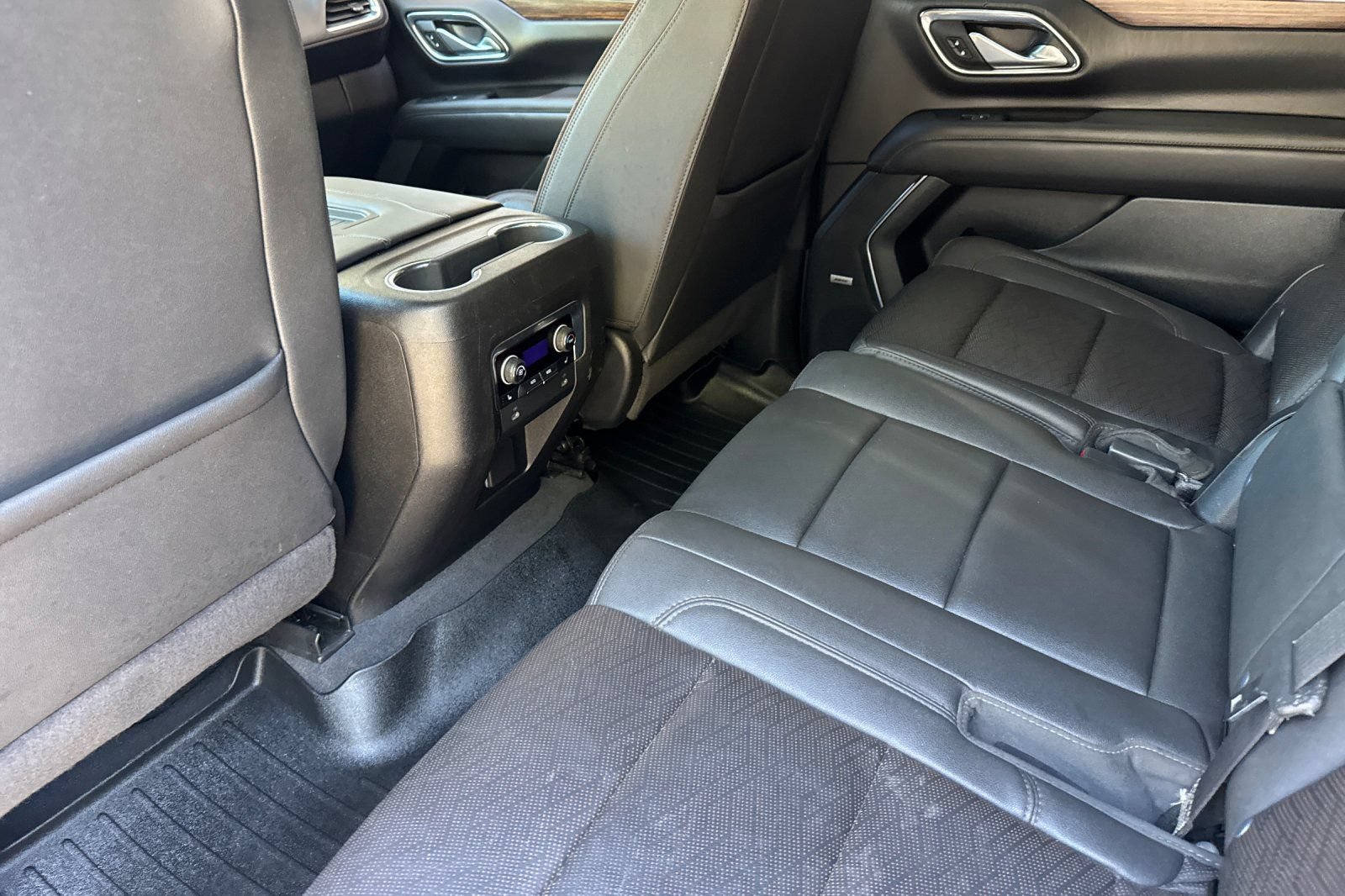 Used 2023 Chevrolet Suburban High Country w/ LPO, Illumination Package AWD/4WD image 14