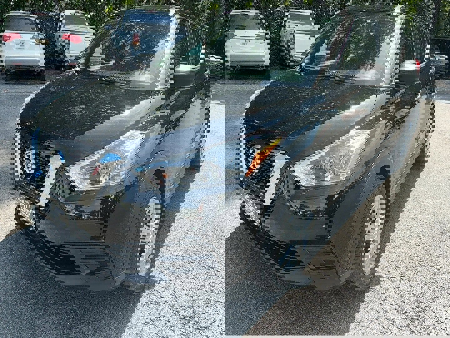 Used 2020 Nissan Kicks S image 2