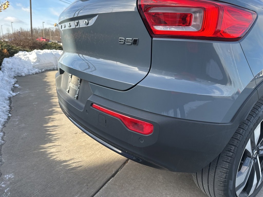 Certified 2023 Volvo XC40 B5 Ultimate w/ Protection Package Premier image 15