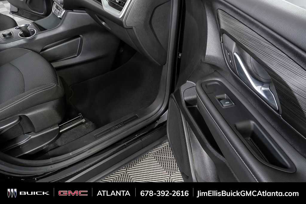 Used 2024 GMC Terrain SLE image 22
