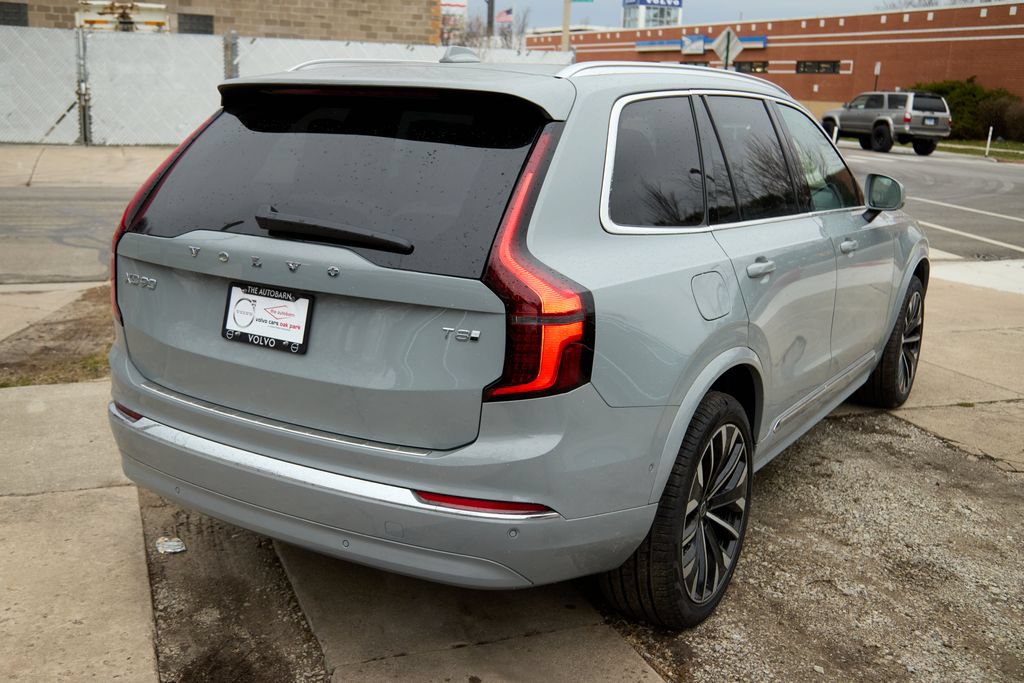 New 2026 Volvo XC90 T8 Plus w/ Protection Package Premier AWD/4WD image 9