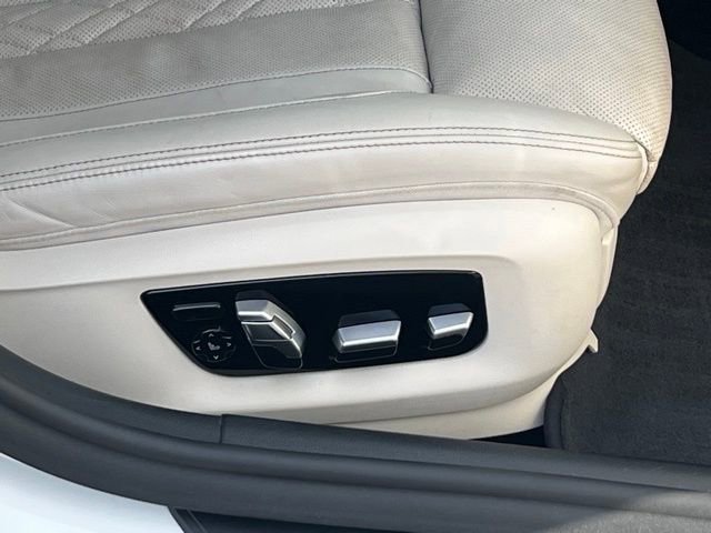 Used 2018 BMW M550i xDrive w/ Driving Assistance Package image 22