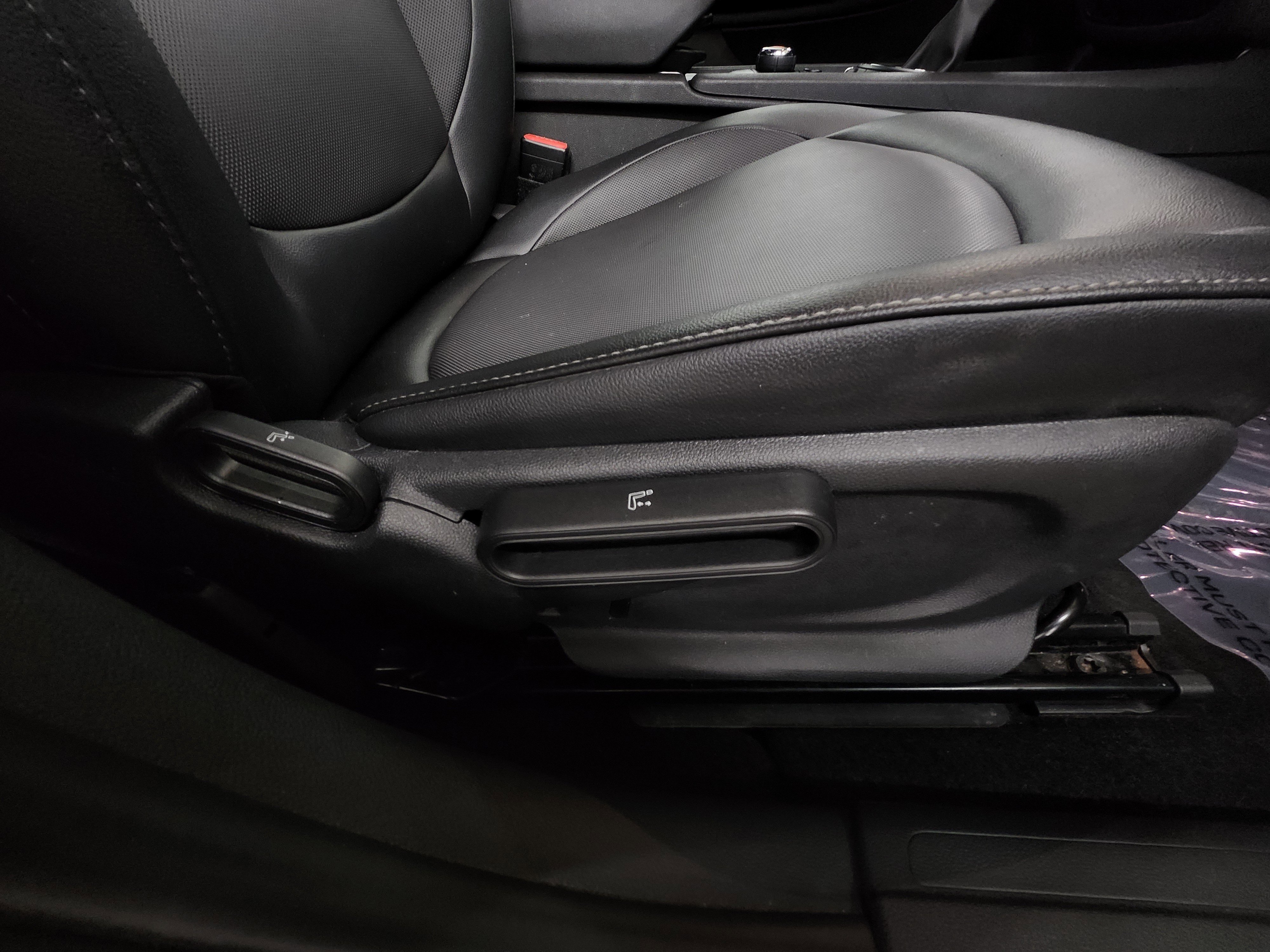 Used 2017 MINI Cooper Clubman ALL4 image 23