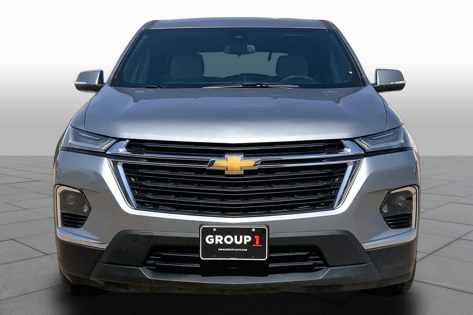 Used 2023 Chevrolet Traverse LS w/ Safety Package FWD image 3