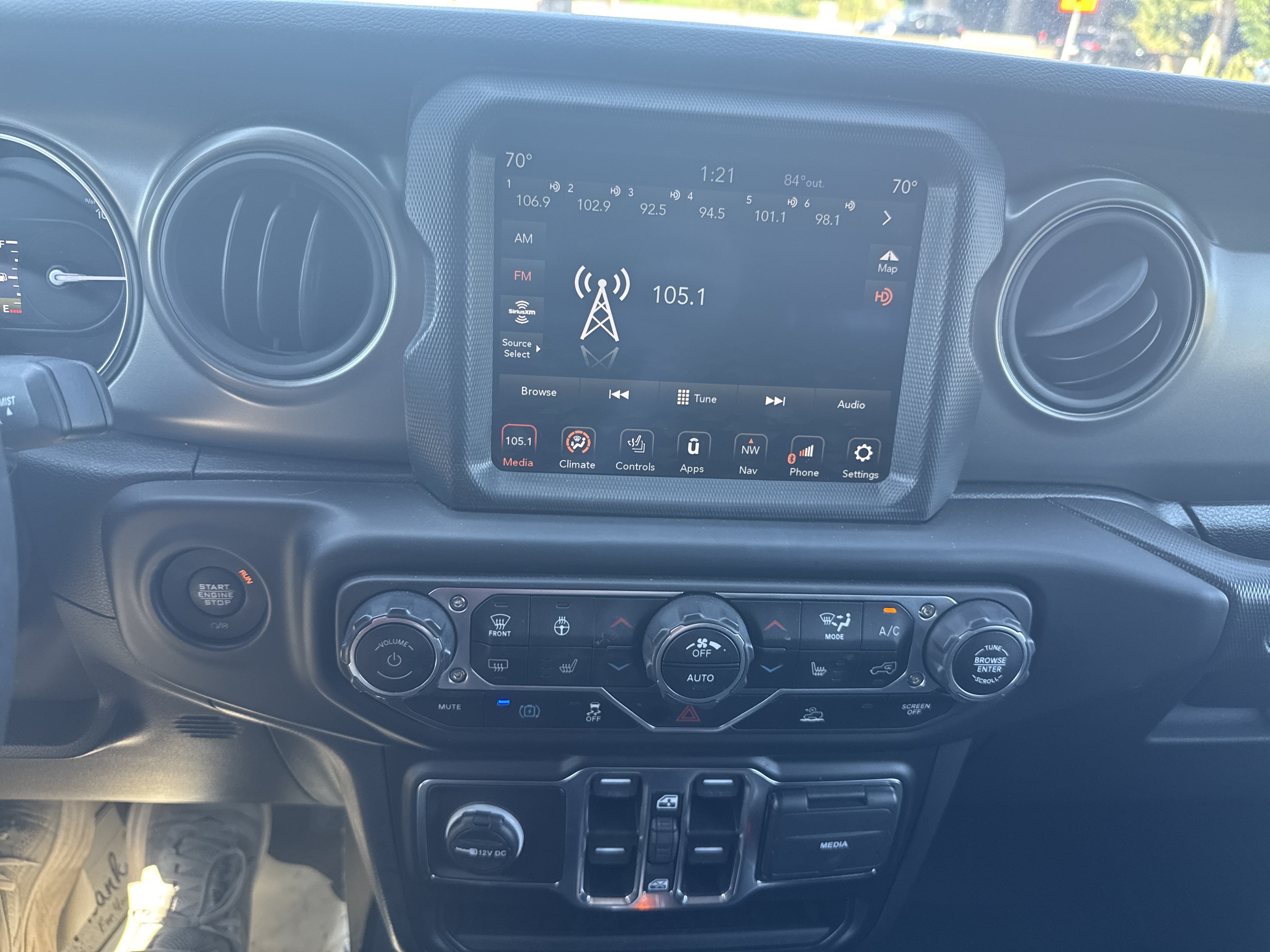 Used 2023 Jeep Wrangler Unlimited w/ Sun & Screen Package AWD/4WD image 25