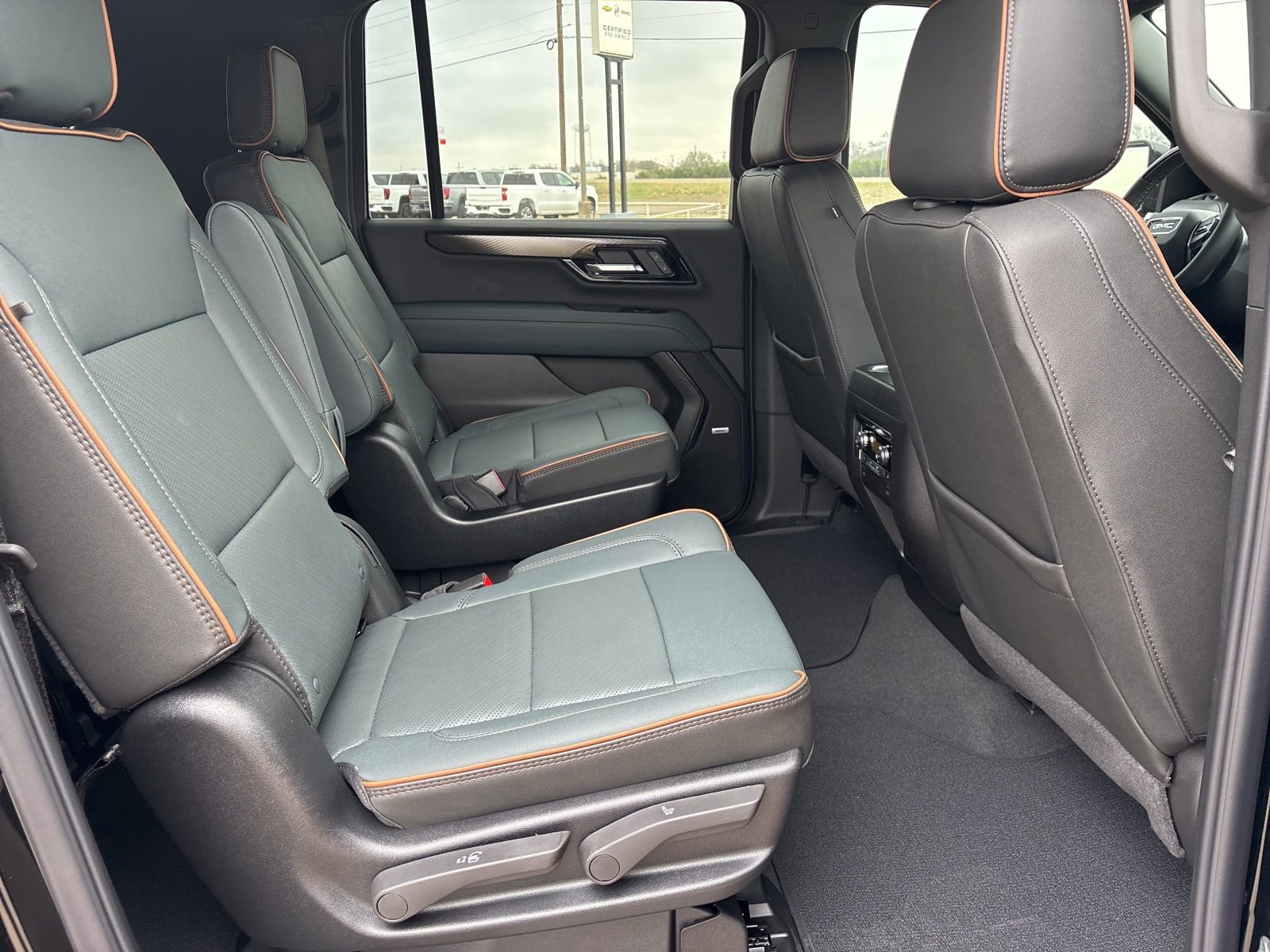 New 2026 GMC Yukon XL AT4 w/ Premium Trailering Package image 23