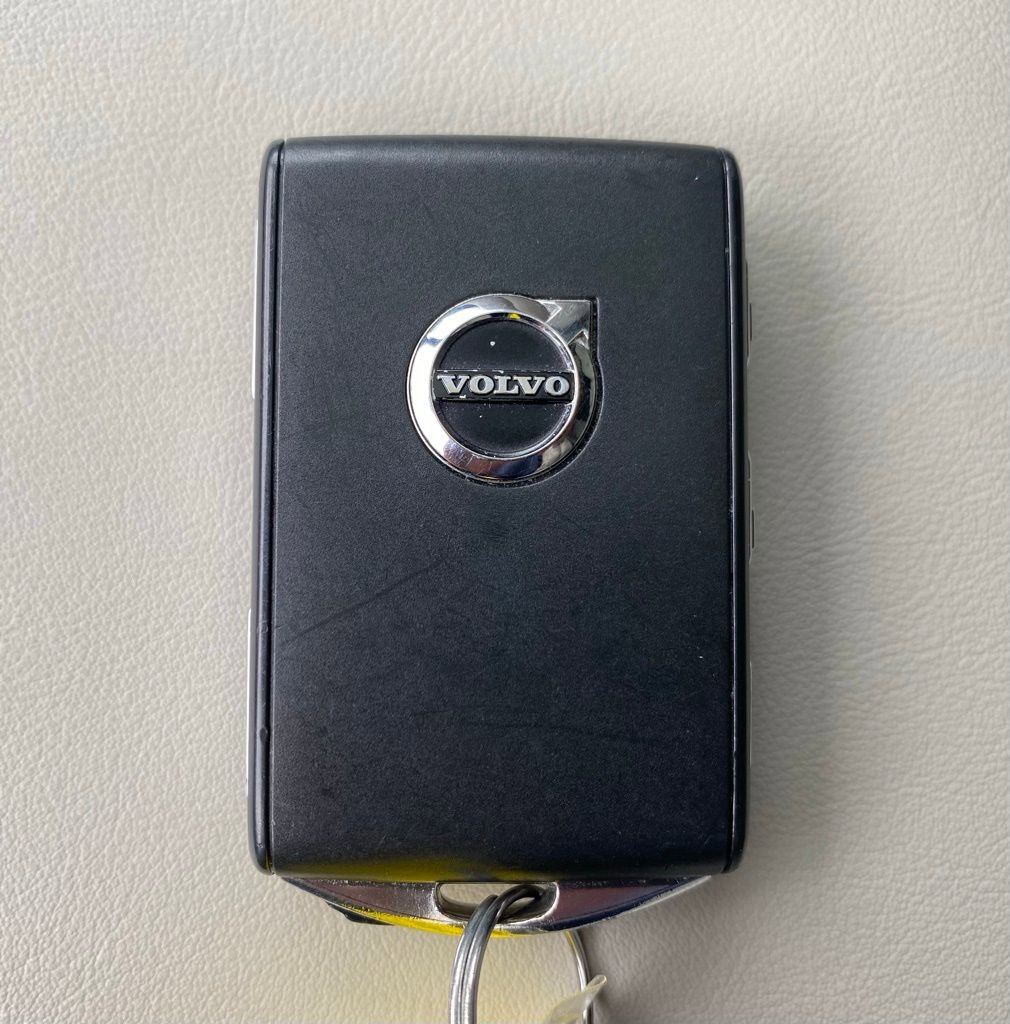 Used 2023 Volvo XC90 B6 Plus w/ Protection Package image 33