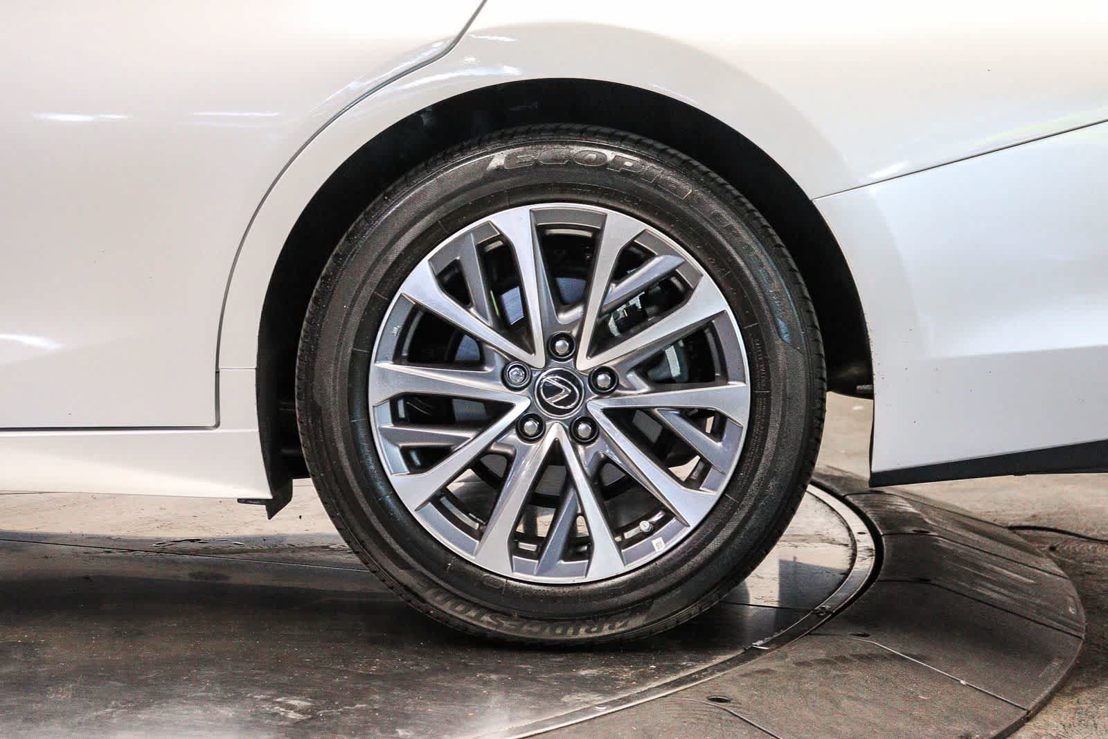 Used 2025 Lexus ES 350 w/ Accessory Package (Z2) FWD image 10